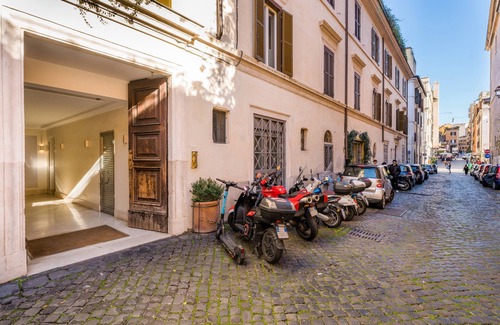 Monti Apartment | Colosseum Secret Domus 5 minutes to the Colosseum