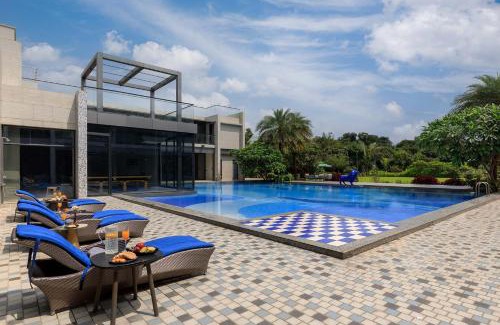 Khalapur Villa | Colossus by StayVista - Riverside luxury villa in Khalapur with a Spacious pool, Sauna, Private theater, Gazebo & Lawn