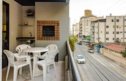 Castelo Branco Apartment | Com garagem a 2 quadras do mar MM9040