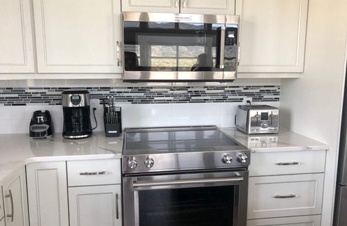 Okanagan-Similkameen House | Come and enjoy our lovely Pinot House Getaway in beautiful Osoyoos BC Canada.
