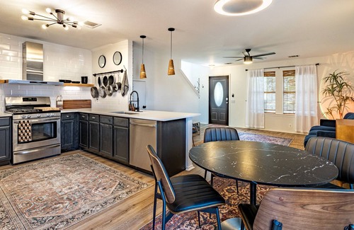 Briarcreek House | Come enjoy "atx vibes" but with the space and serenity of Manor