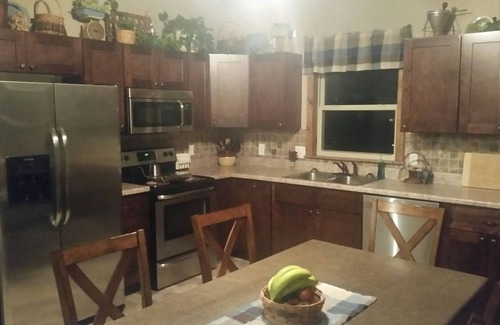 Harrison Cabin | Come enjoy this newly built Hillside country Cabin located near buffalo river