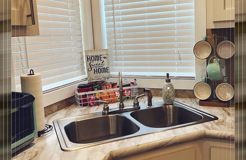 Piney Cottage | Come escape in the cozy pine grove!