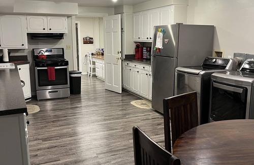 Jeffersonville House | Come explore all that Jeffersonville and Louisville have to offer