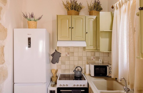Stironas Cottage | Come for the peace, stay for the feeling - cozy cottage near wineries & nature