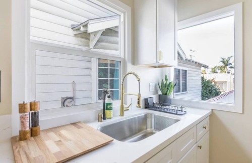Alamitos Beach Apartment | Come live the sunny & relaxing SoCal life in our brand-new sunny beach getaway