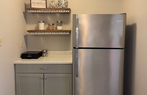 Crisfield House | Come, sit back and relax at the "Catch of the Bay"