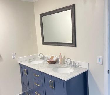 Fountain Apartment | Come Stay At The Blue House