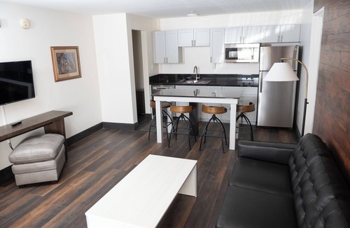 Minden Hotel | Come stay in this 1st floor 1 bedroom suite in Nevada!