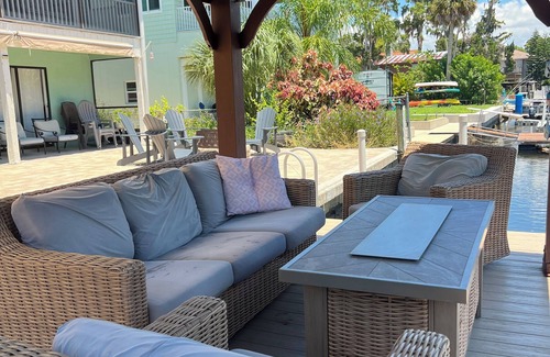 Weeki Wachee Gardens House | Come Stay On Weeki Wachee! Kayaks, Canoe Included!