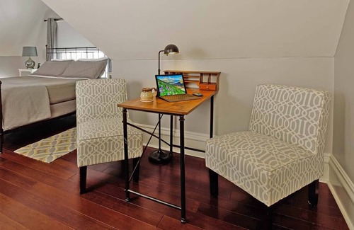 Central Business District Bed & Breakfast | Come stay with us, you'll see why we are ranked #1 lodging in Kalamazoo, MI.