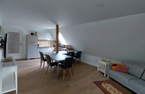 Althof Apartment | comf. FEWO in idyllic location 15 minutes from the beach with great transport links