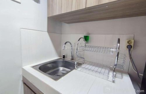 Semarang Apartment | Comfort 1BR at Amartha View Apartment By Travelio