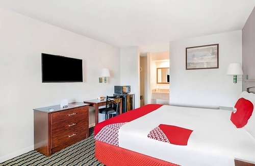 Channelview Hotel | Comfort and Convenience! Close to Environmental Learning Center