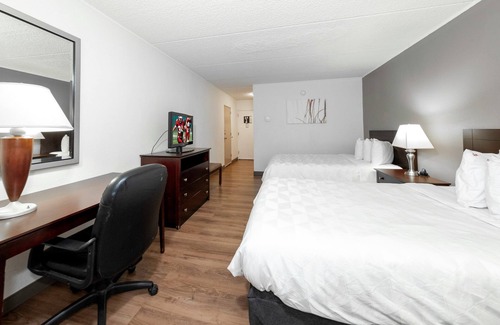 Carteret Hotel | Comfort and Convenience! 2 Comfortable Units, Free Parking, Pets Allowed!