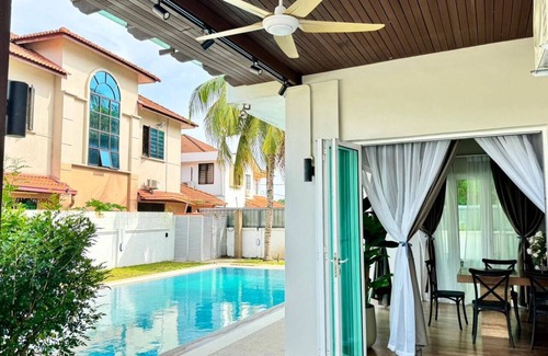 Kampung Alor Akar House | Comfort and Luxury House