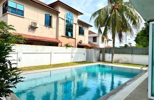 Kampung Alor Akar House | Comfort and Luxury House