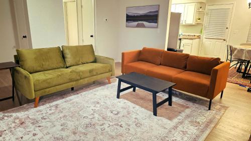 Mobile House | Comfort By the Bay Close to Mobile International Airport