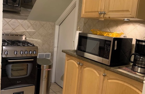 Jefferson Park Apartment | Comfort/Clean!: Free Parking 15 min ORD/Downtown3