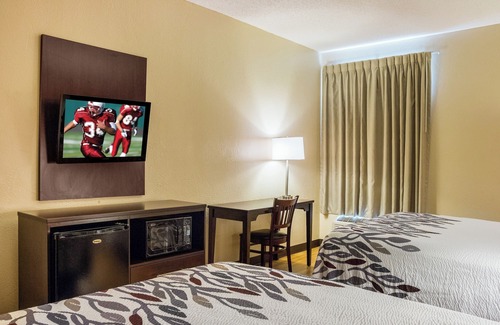 Dumas House | Comfort & Convenience! Pool, Pets Welcome, Close to Window on the Plains Museum!