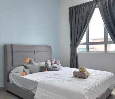 Bukit Jong Apartment | Comfort Home - 5pax Fantasy Pool View