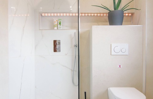 Lind Apartment | Comfort Hub | 3 homestay guest rooms near airport, fair, trade fair, ESA & city