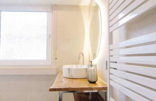 Lind Apartment | Comfort Hub | 3 homestay guest rooms near airport, fair, trade fair, ESA & city