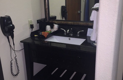 Alvarado Hotel | Comfort Inn And Suites Alvarado