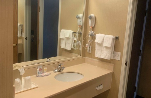 Chelsea Hotel | Comfort Inn Chelsea