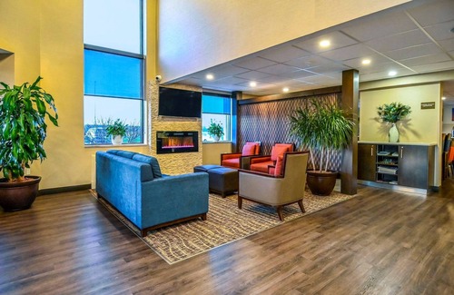 Central Elgin Hotel | Comfort Inn St Thomas