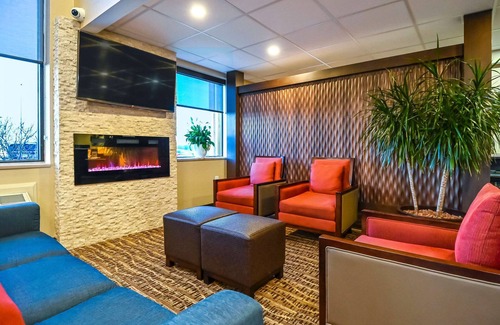 Central Elgin Hotel | Comfort Inn St Thomas