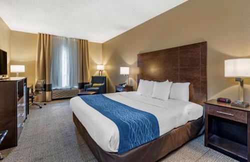 Bryant Hotel | Comfort Inn & Suites Bryant - Benton