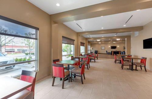 Euless Hotel | Comfort Inn & Suites Euless DFW West