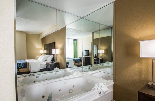 Lantana Hotel | Comfort Inn & Suites Lantana - West Palm Beach South