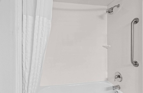 Tinley Park Hotel | Comfort Inn & Suites near Tinley Park Amphitheater