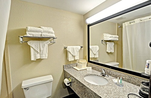 Raphine Hotel | Comfort Inn & Suites Raphine - Lexington near I-81 and I-64
