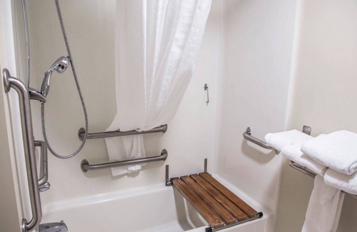 Le Claire Hotel | Comfort Inn & Suites Riverview near Davenport and I-80