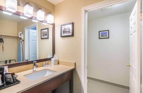 Mojave Hotel | Comfort Inn & Suites