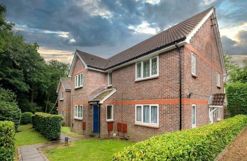 Southgate Apartment | COMFORT of HOME is uniquely embodied in our fully furnished one bedroom apartmen