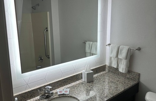 Oatfield Hotel | Comfort Suites Clackamas