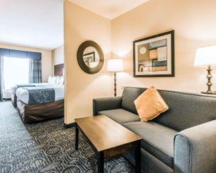 Pell City Hotel | Comfort Suites Pell City I-20 exit 158