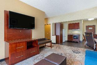 Southfield Hotel | Comfort Suites Southfield-Detroit