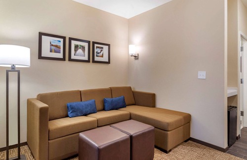 Newnan Hotel | Comfort Suites