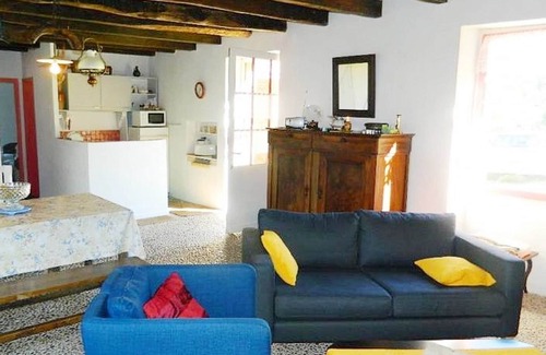 Sainte Croix de Beaumont House | Comfortable holiday home with garden