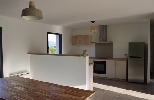 Casteljau House | Comfortable 3-bedroom detached house with private pool