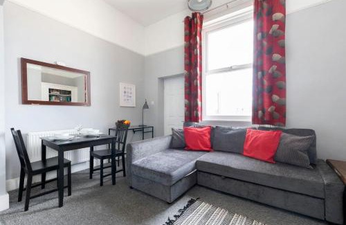 Cheltenham Apartment | Comfortable 1-Bed Flat Near Pittville Park