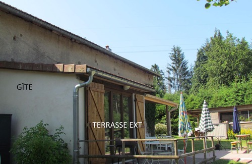 La Houssiere House | Comfortable 2-bedroom gite with open terrace