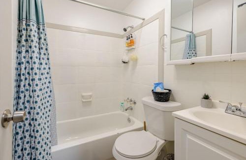 Sylvan Hills Apartment | Comfortable 2 Bedroom Near Downtown Atl Sleeps 4 Free Parking