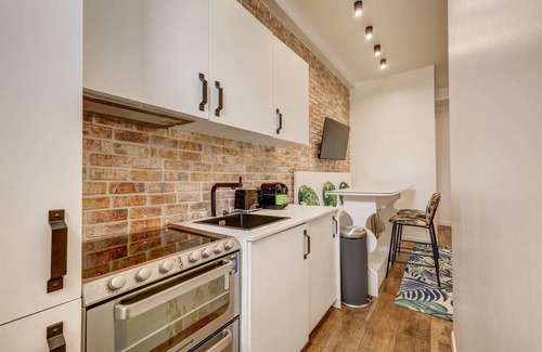 Passerelle Apartment | Comfortable 2BD/2BTH by Gare de Lyon!