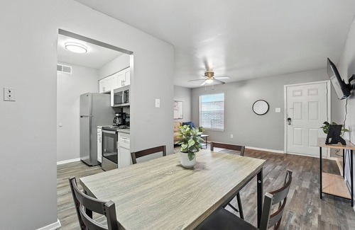 Southridge Apartment | Comfortable 2BR Extended Stay I Onsite Parking